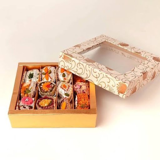 Custom Sweets Boxes Give Festive Candies a Fun Presentation